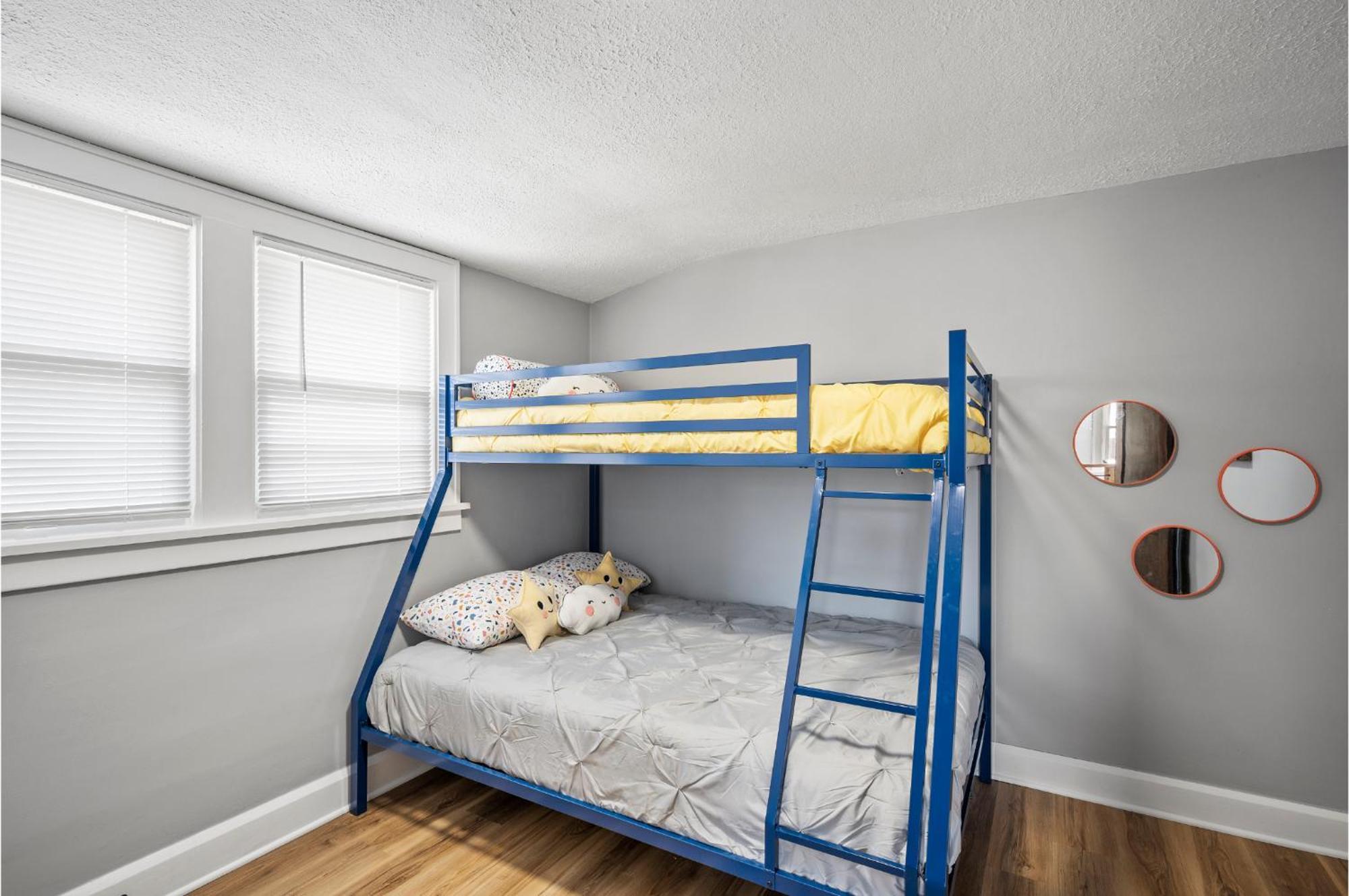 Amazing Parma Home King Bed Full Office Room Exterior foto